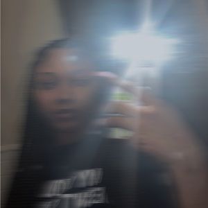 Meet your Posher, Kayla